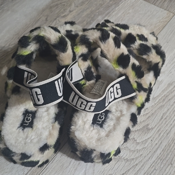 UGG Fuzzy Leopard Print Sandals - Picture 3 of 5